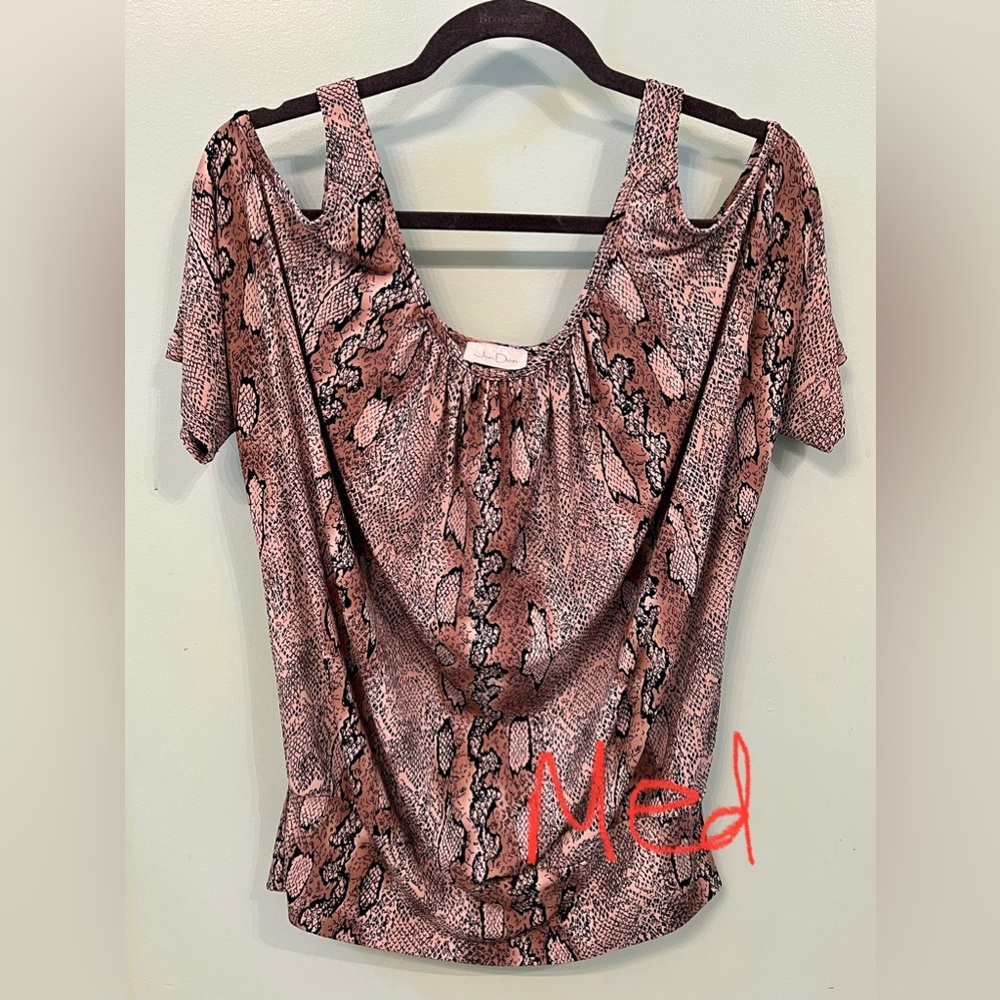 Cold shoulder top